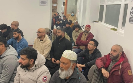 Jummah Salah (run by IDC) in Isleworth Public Hall,